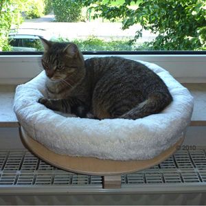 Coussin de fenêtre pour chat Snugly