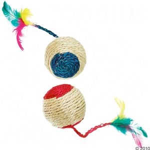 Pelota de sisal con catnip, cascabel y plumas