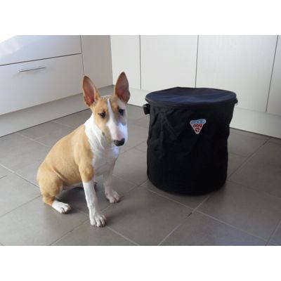 Kiara & son sac de conservation pour croquettes!