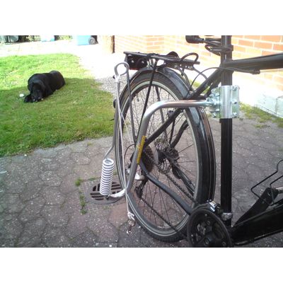 Dog-Runner-Am-Fahrrad