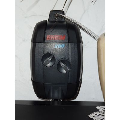 Pompe Eheim 200